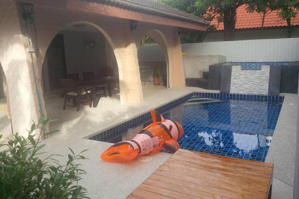 Rose With Private Pool And Jacuzzi 100m To